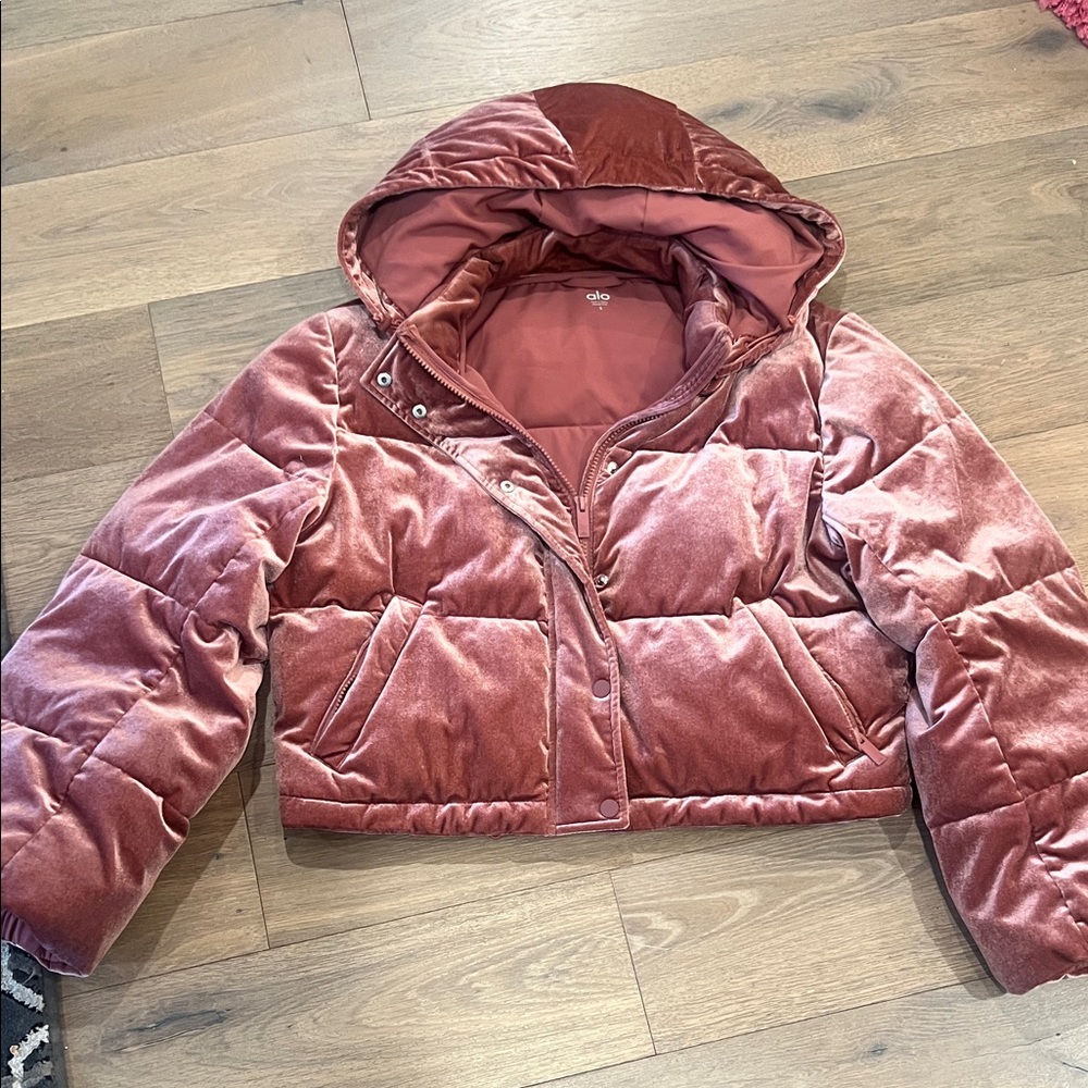 Alo Velvet Puffer Jacket in Dusty Rose